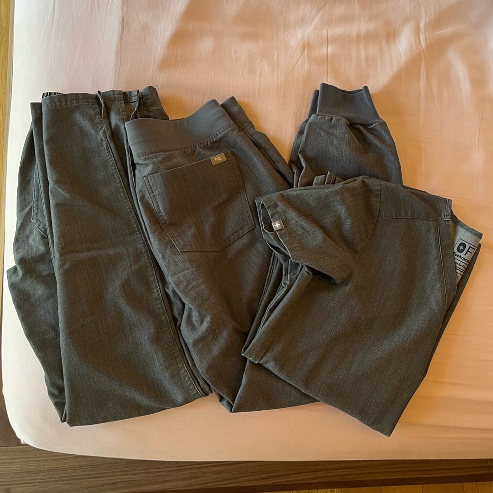 Figs scrubs